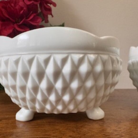 Vintage Milk Glass Planter Bowls Three Feet Diamond Point Pattern Wedding Decor - Picture 4 of 4